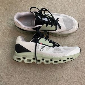 On Cloud Cloudstratus Size 11.5